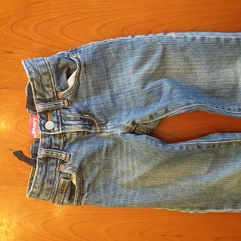 Old Navy bootcut girls size 6 slim blue jeans with adjustable waist.